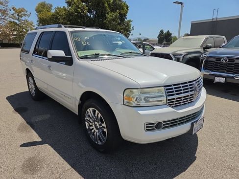 Used 2010 Lincoln Navigator 2WD image 7