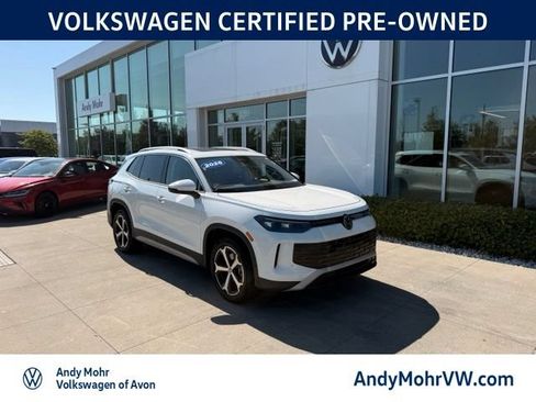 Used 2026 Volkswagen Tiguan SE w/ Panoramic Sunroof Package AWD/4WD image 1