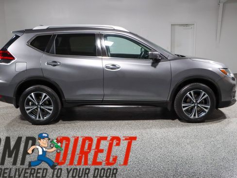 Used 2020 Nissan Rogue SV w/ Premium Package AWD/4WD image 6