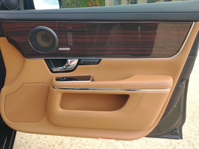 Used 2011 Jaguar XJ L RWD image 39