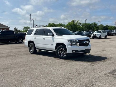 Used 2015 Chevrolet Tahoe LT w/ Luxury Package AWD/4WD image 2