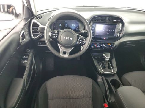 Used 2025 Kia Soul LX FWD image 14