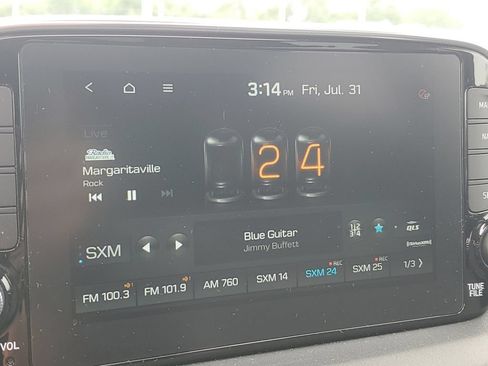 Used 2020 Hyundai Santa Fe Limited AWD/4WD image 15