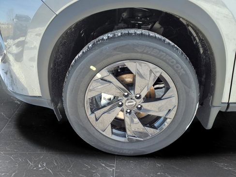 New 2026 Nissan Rogue SV image 10