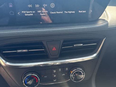 Used 2025 Buick Encore GX Preferred FWD image 11