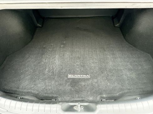 Used 2024 Hyundai Elantra SE image 27