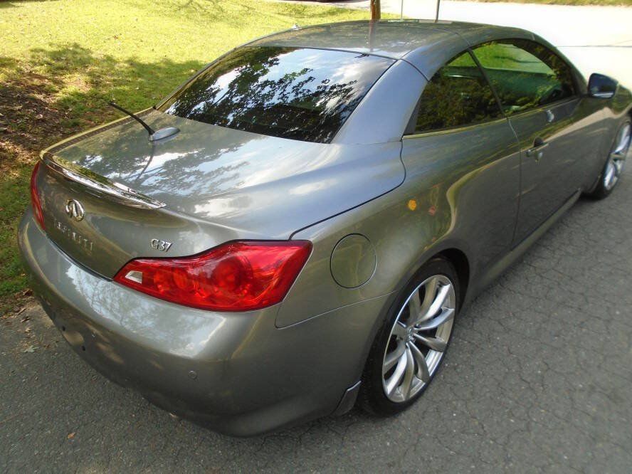 Used 2010 INFINITI G37 Convertible w/ Premium Pkg RWD image 28