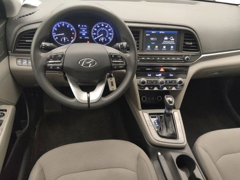 Used 2020 Hyundai Elantra SEL FWD image 22