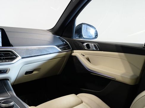 Used 2022 BMW X5 xDrive40i w/ Luxury Seating Package image 14