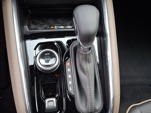 New 2026 GMC Canyon Denali image 7