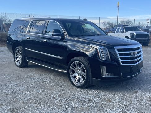 Used 2016 Cadillac Escalade ESV Luxury image 1