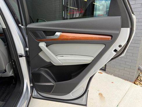 Used 2022 Audi Q5 2.0T Premium Plus w/ Premium Plus Package image 35