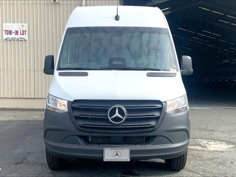 New 2025 Mercedes-Benz Sprinter 2500 image 3