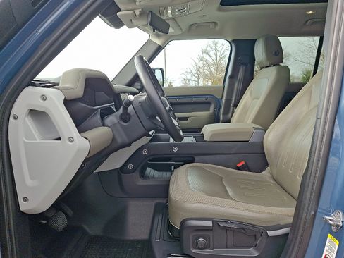 Used 2020 Land Rover Defender 110 S image 13