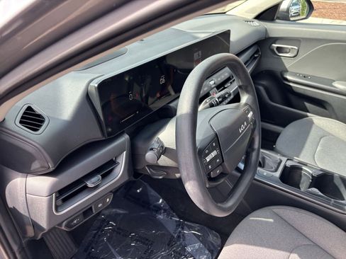 Used 2025 Kia K4 FWD image 34