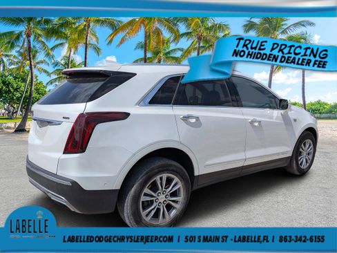 Used 2022 Cadillac XT5 Premium Luxury w/ Technology Package FWD image 3