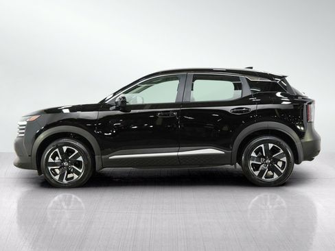 Used 2025 Nissan Kicks SV w/ SV Premium Package AWD/4WD image 2