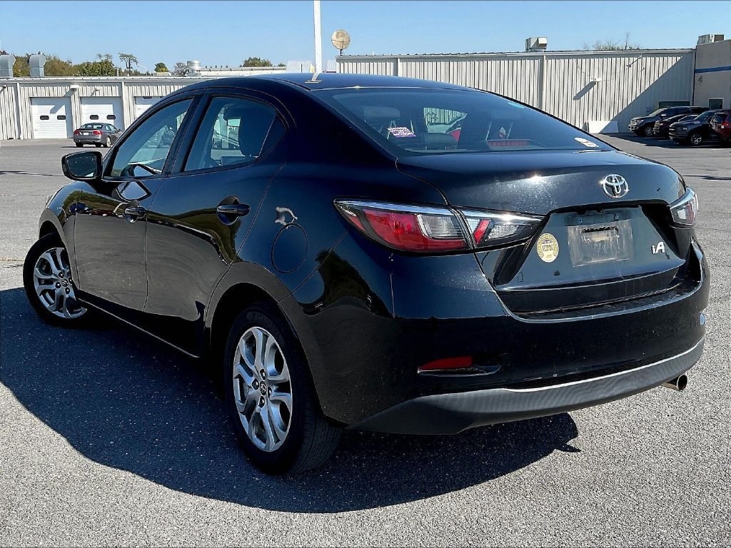 Used 2017 Toyota Yaris iA FWD image 3