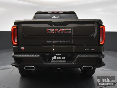 Used 2023 GMC Sierra 1500 AT4 w/ AT4 Premium Package image 6