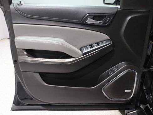 Used 2018 Chevrolet Suburban LT image 14