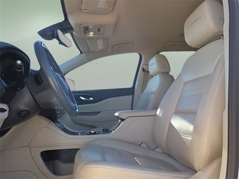 Used 2022 GMC Acadia Denali w/ Denali Technology Package image 9