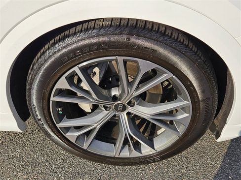 Used 2024 Audi Q8 Prestige w/ Prestige Package image 15