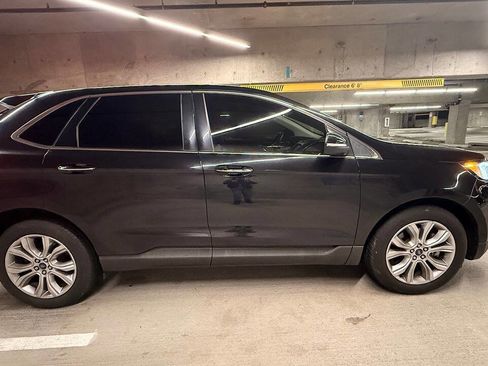 Used 2019 Ford Edge Titanium w/ Equipment Group 301A image 6