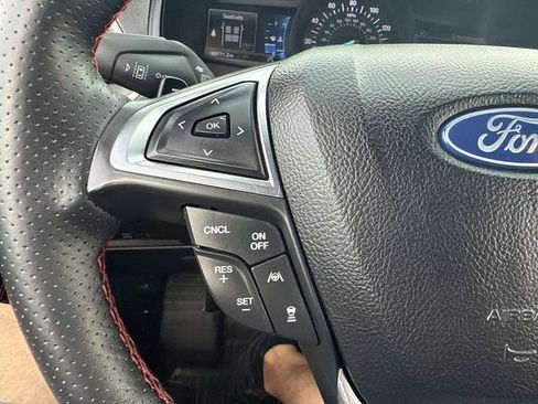 Used 2022 Ford Edge ST-Line w/ Class II Trailer Tow Package AWD/4WD image 35