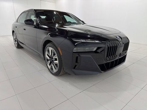 Certified 2023 BMW 760i xDrive w/ Executive Package image 7