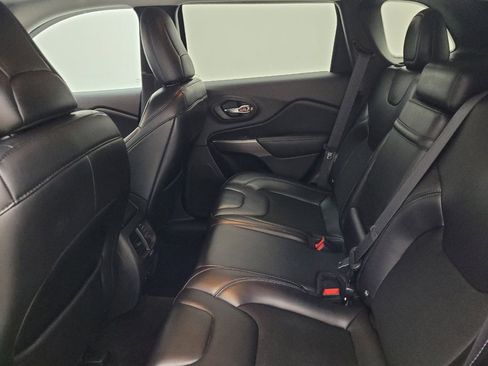 Used 2019 Jeep Cherokee Latitude Plus image 18