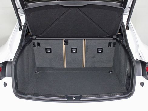 Used 2025 Porsche Macan image 13