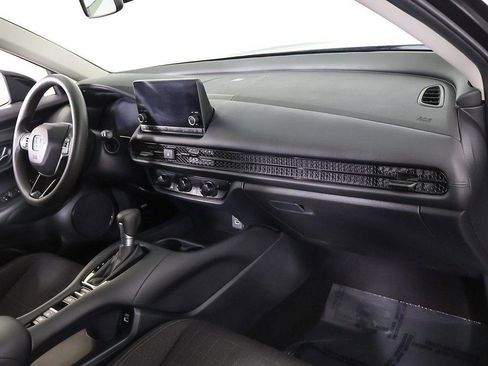 Used 2023 Honda HR-V LX image 23