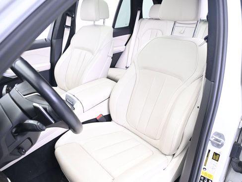 Used 2022 BMW X5 xDrive40i w/ Luxury Seating Package image 30