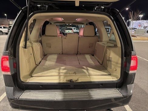Used 2016 Lincoln Navigator Reserve image 21