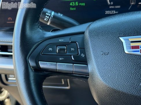 Used 2025 Cadillac XT4 Premium Luxury image 15