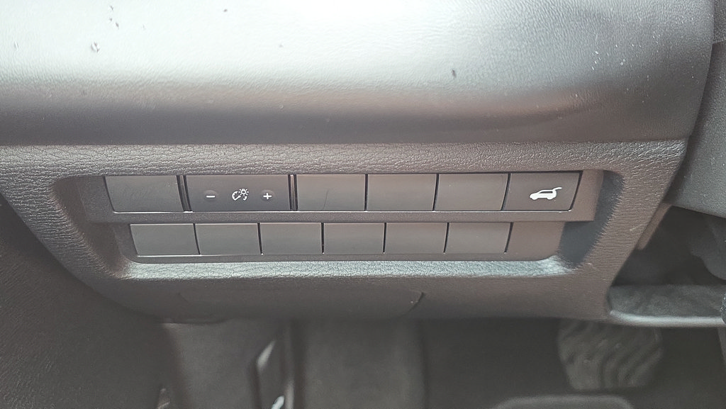 Used 2025 Mitsubishi Outlander SE FWD image 28