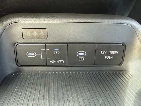 Certified 2025 Hyundai Kona SEL AWD/4WD image 6