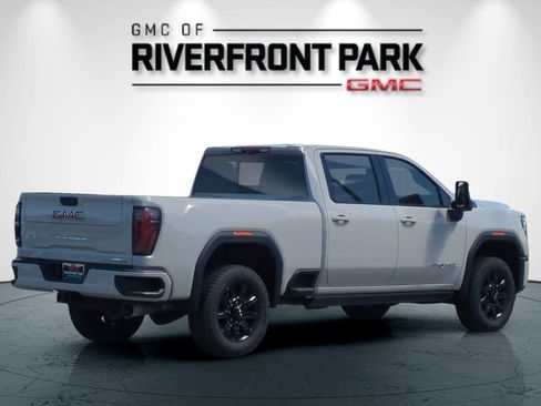 Used 2026 GMC Sierra 2500 AT4 w/ AT4 Premium Plus Package AWD/4WD image 3