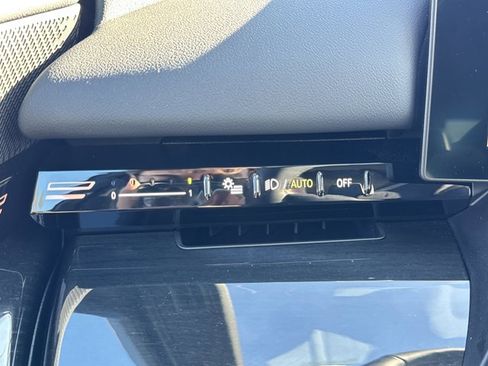 Certified 2024 BMW 530i xDrive w/ Premium Package image 19