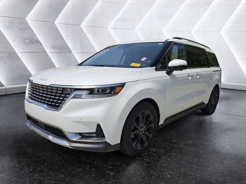 Used 2024 Kia Carnival SX Prestige image 1