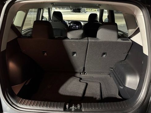 Used 2025 Kia Soul LX w/ LX Technology Package FWD image 13