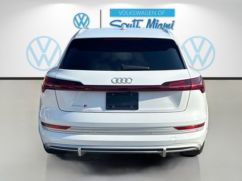 Used 2023 Audi e-tron S Premium Plus image 6