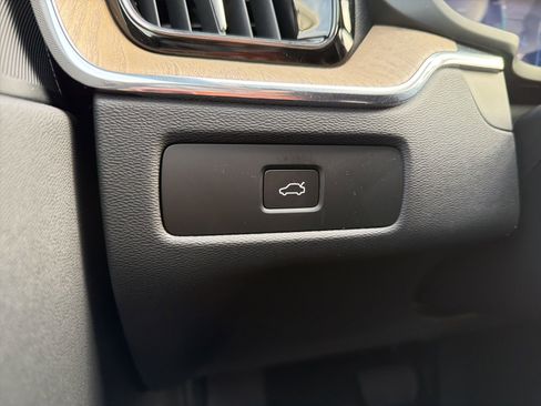 New 2026 Volvo XC60 B5 Plus w/ Protection Package Premier image 51