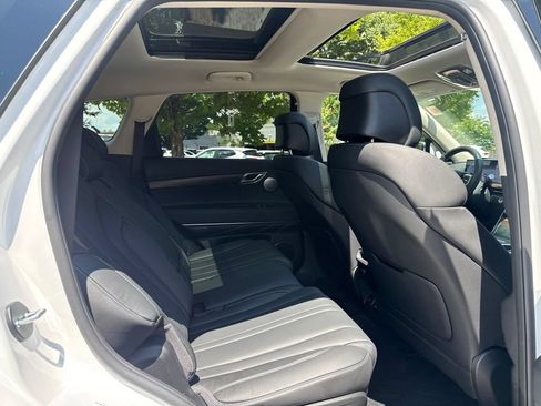 Certified 2025 Genesis GV80 2.5T Advanced AWD/4WD image 31