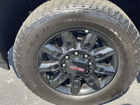 New 2026 GMC Sierra 2500 AT4 w/ AT4 Premium Plus Package image 6