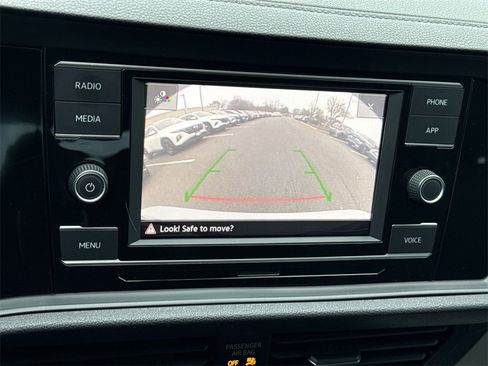 Used 2022 Volkswagen Jetta S image 18