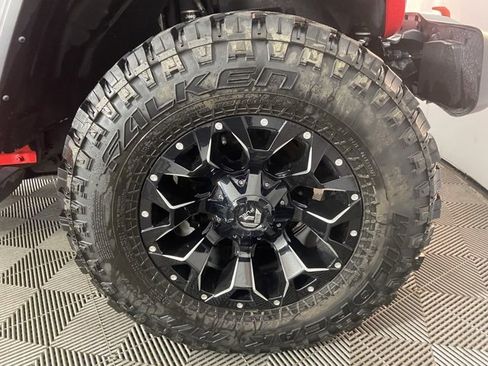 Used 2022 Jeep Gladiator Mojave w/ Cold Weather Group image 23