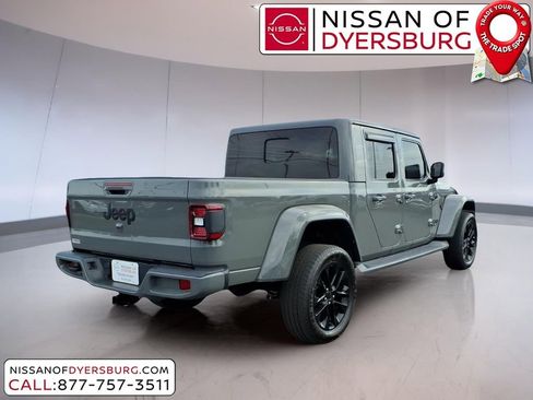 Used 2022 Jeep Gladiator Overland AWD/4WD image 3