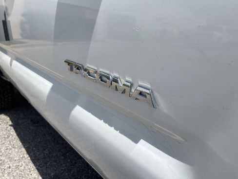 Used 2006 Toyota Tacoma 4x4 Access Cab V6 image 25