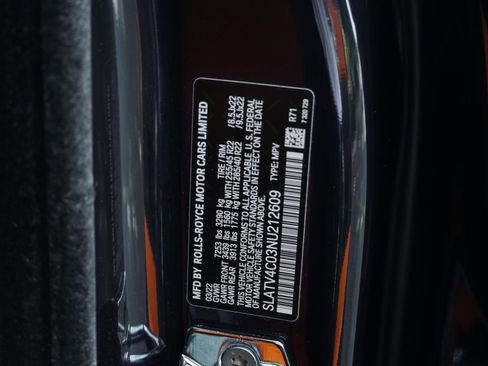Certified 2022 Rolls-Royce Cullinan w/ Cullinan Package AWD/4WD image 39